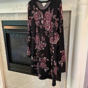 BLACK BURGUNDY ROSE AND WHITE SWEATER DRESS